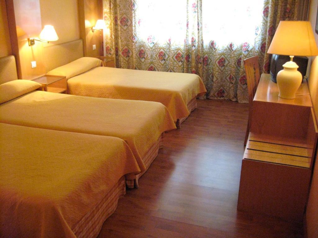 Hotel Restaurante San Roque 메디나델캄포 객실 사진