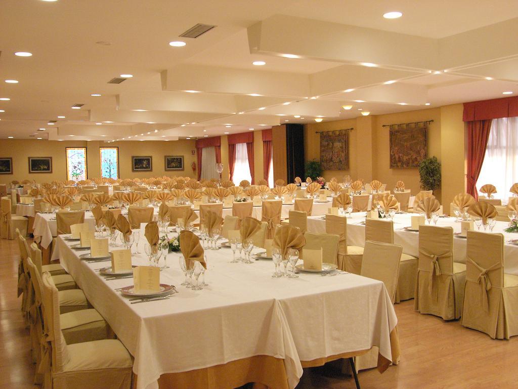Hotel Restaurante San Roque 메디나델캄포 외부 사진