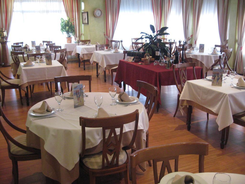 Hotel Restaurante San Roque 메디나델캄포 외부 사진